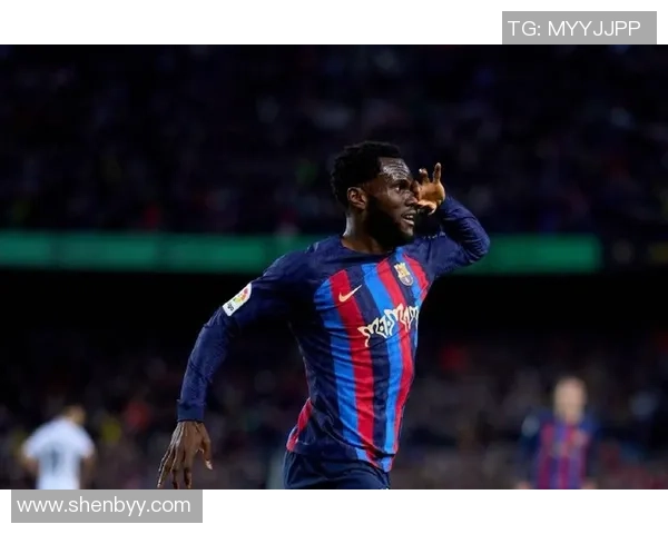 右脚边锋球星的技术特点与比赛影响力分析