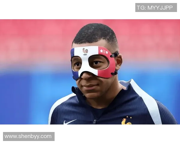 带面罩的足球球星揭秘：他们背后的故事与独特魅力