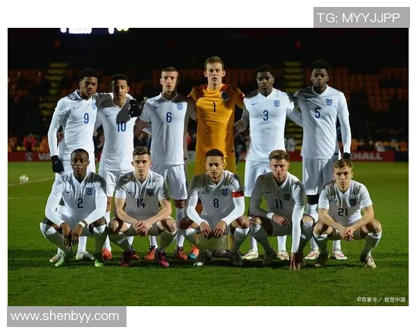 梦幻绿茵：最浪漫足球球星瞬间壁纸展现激情与柔情的完美融合