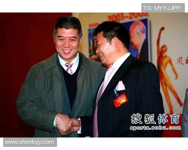 绿茵巨星齐聚同框闪耀见证球队荣耀时刻