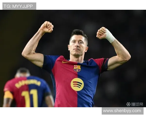 莱万超燃进球集锦：足坛巨星的完美爆发与无与伦比的技巧展示